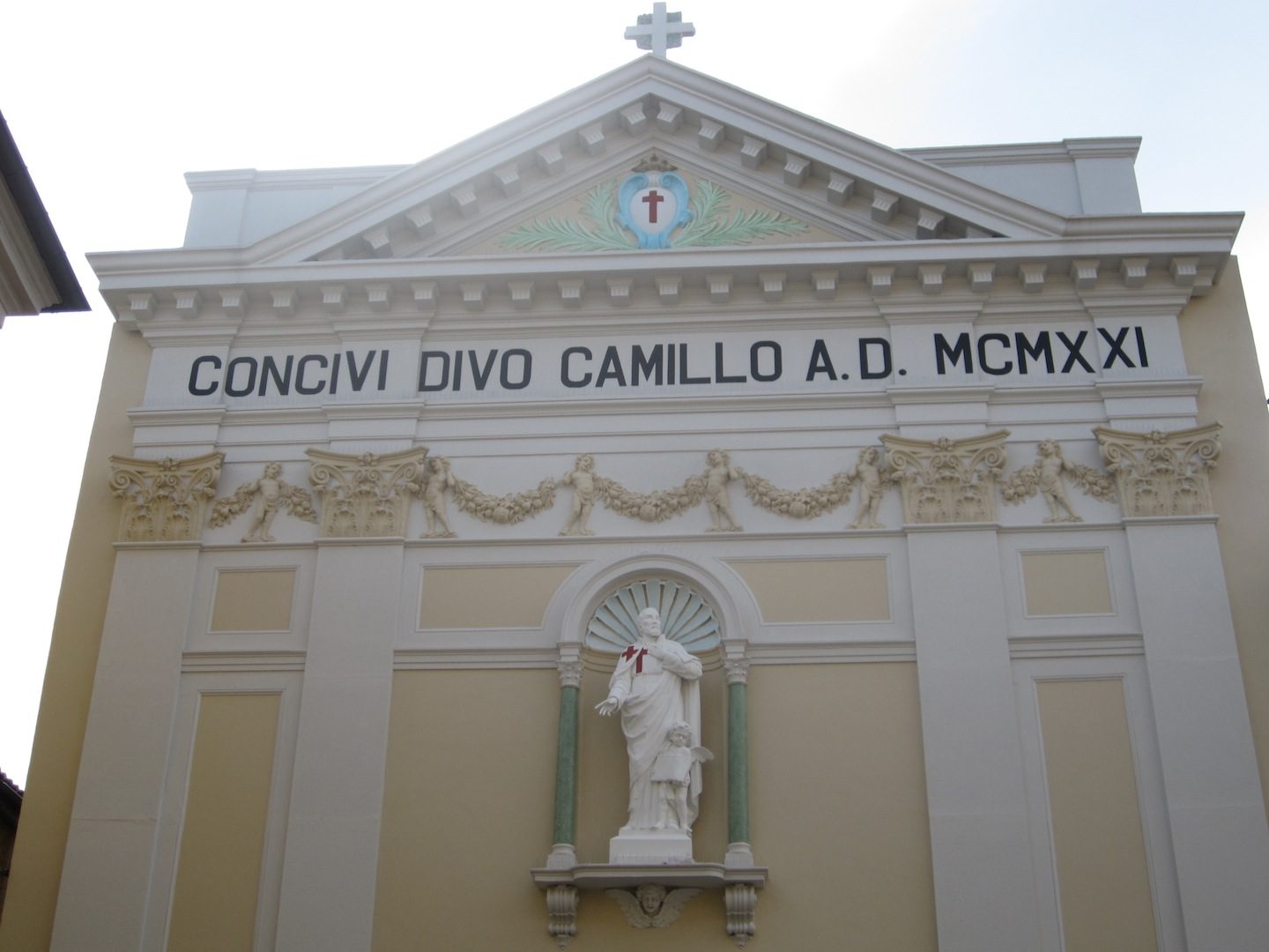 St.%20Camillus%20de%20Lellis%27%20church%20and%20museum%2C%20Bucchianico%20%281%29.JPG